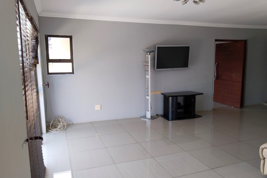 5 Bedroom Property for Sale in Birdwood Estate North West